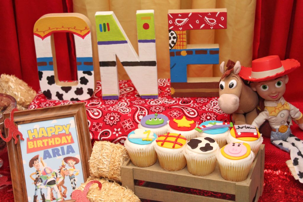 Toy Story Birthday Party Ideas + FREE Printables (Aria's First Bithday)