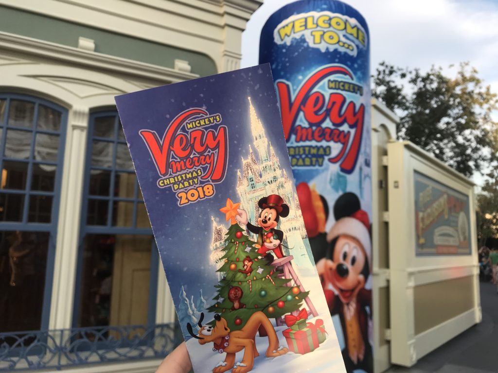 Tips for Mickey's Very Merry Christmas Party #VeryMerry