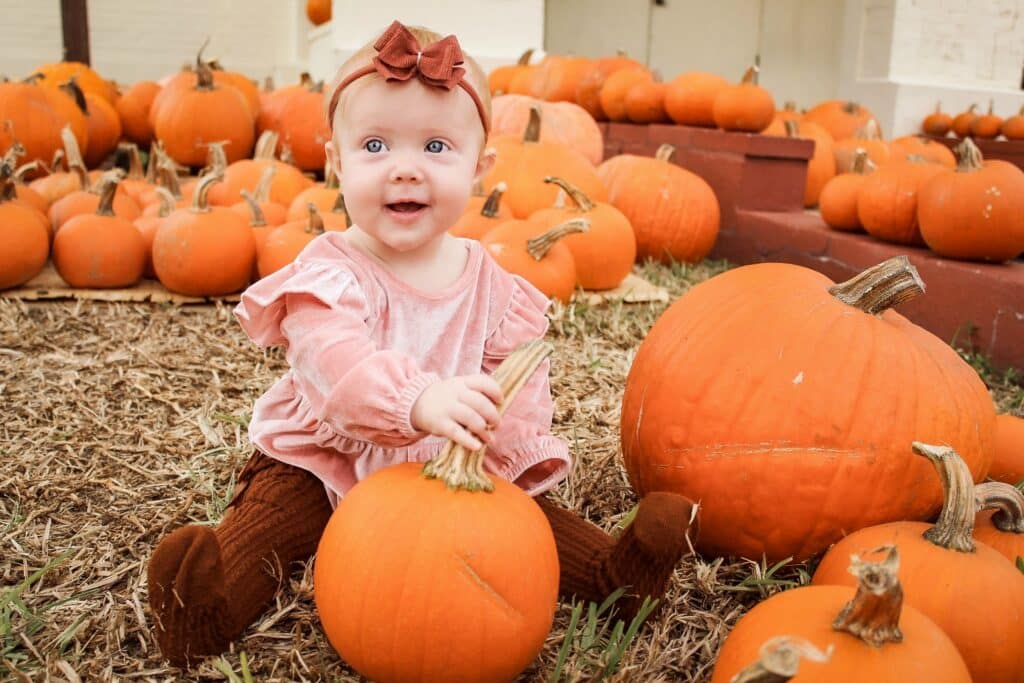 Easy DIY Tips for Cute Baby Fall Photoshoot Ideas